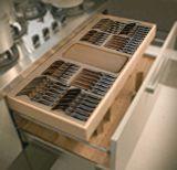 Лоток с набором 24-х кованных столовых приборов дерево бук — фото 4